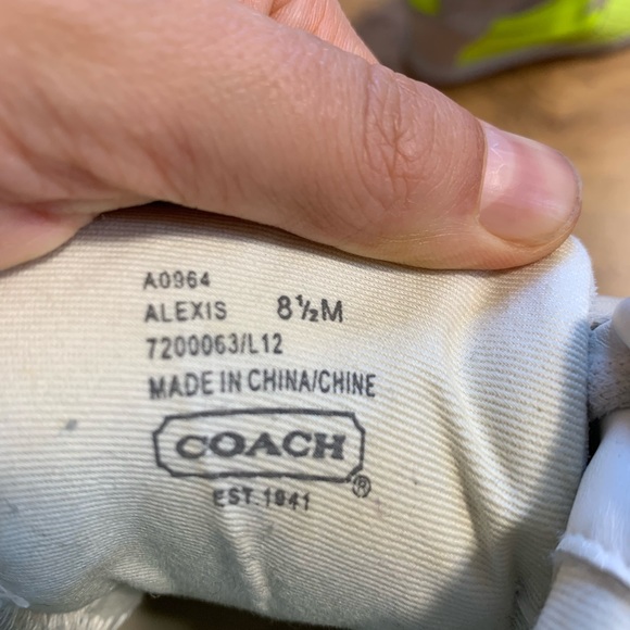 Coach Women’s 8.5 heel Sneakers - Picture 6 of 7